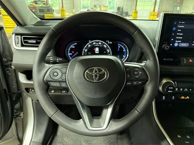 Thumbnail: 2023 Toyota RAV4 - 18