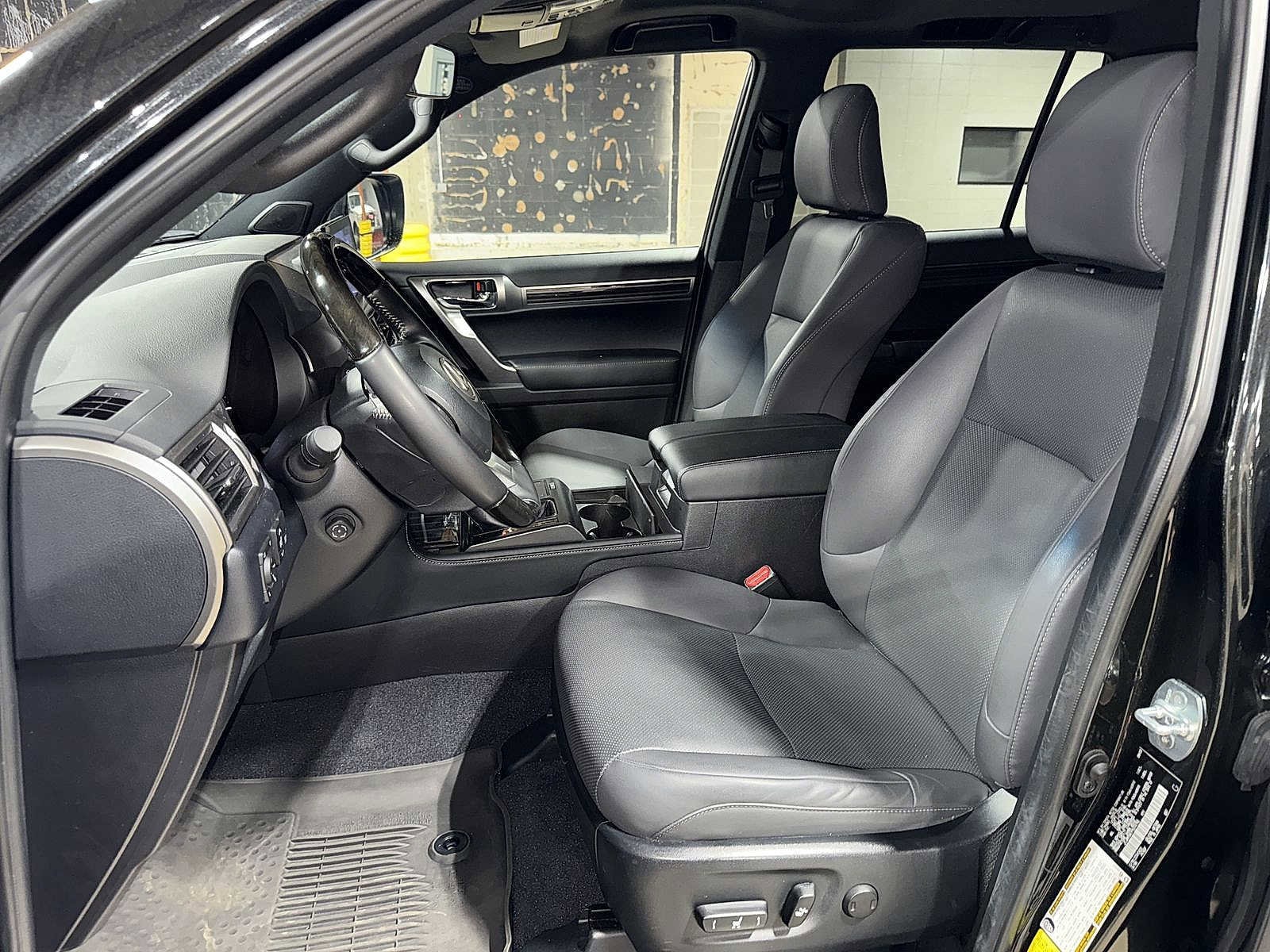 Thumbnail: 2023 Lexus GX - 15