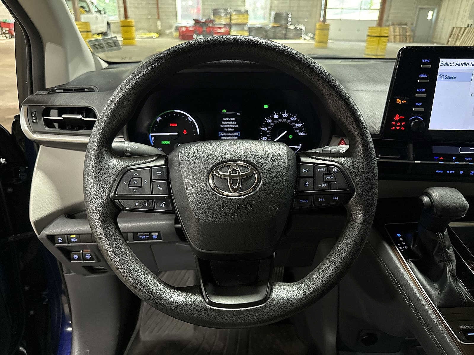 Thumbnail: 2023 Toyota Sienna - 19