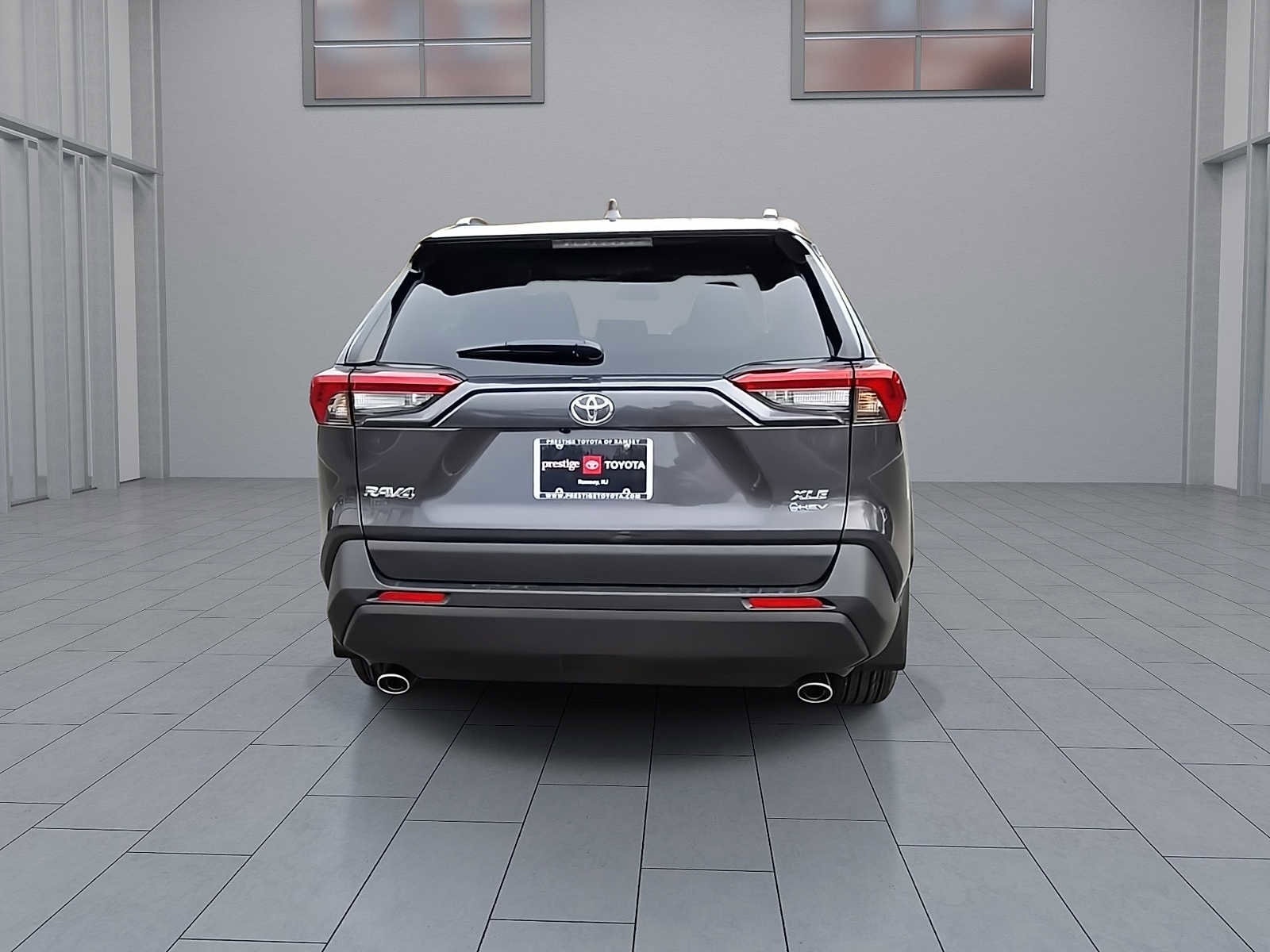 Thumbnail: 2025 Toyota RAV4 - 8