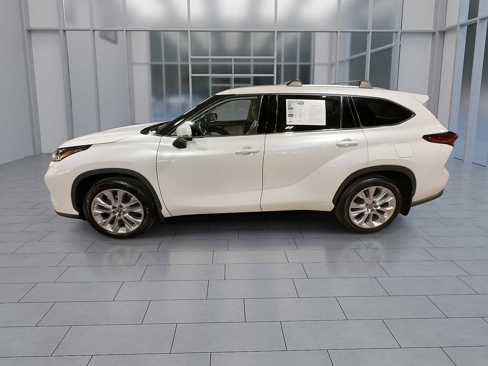 Thumbnail: 2023 Toyota Highlander - 5
