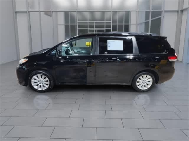 Thumbnail: 2011 Toyota Sienna - 5