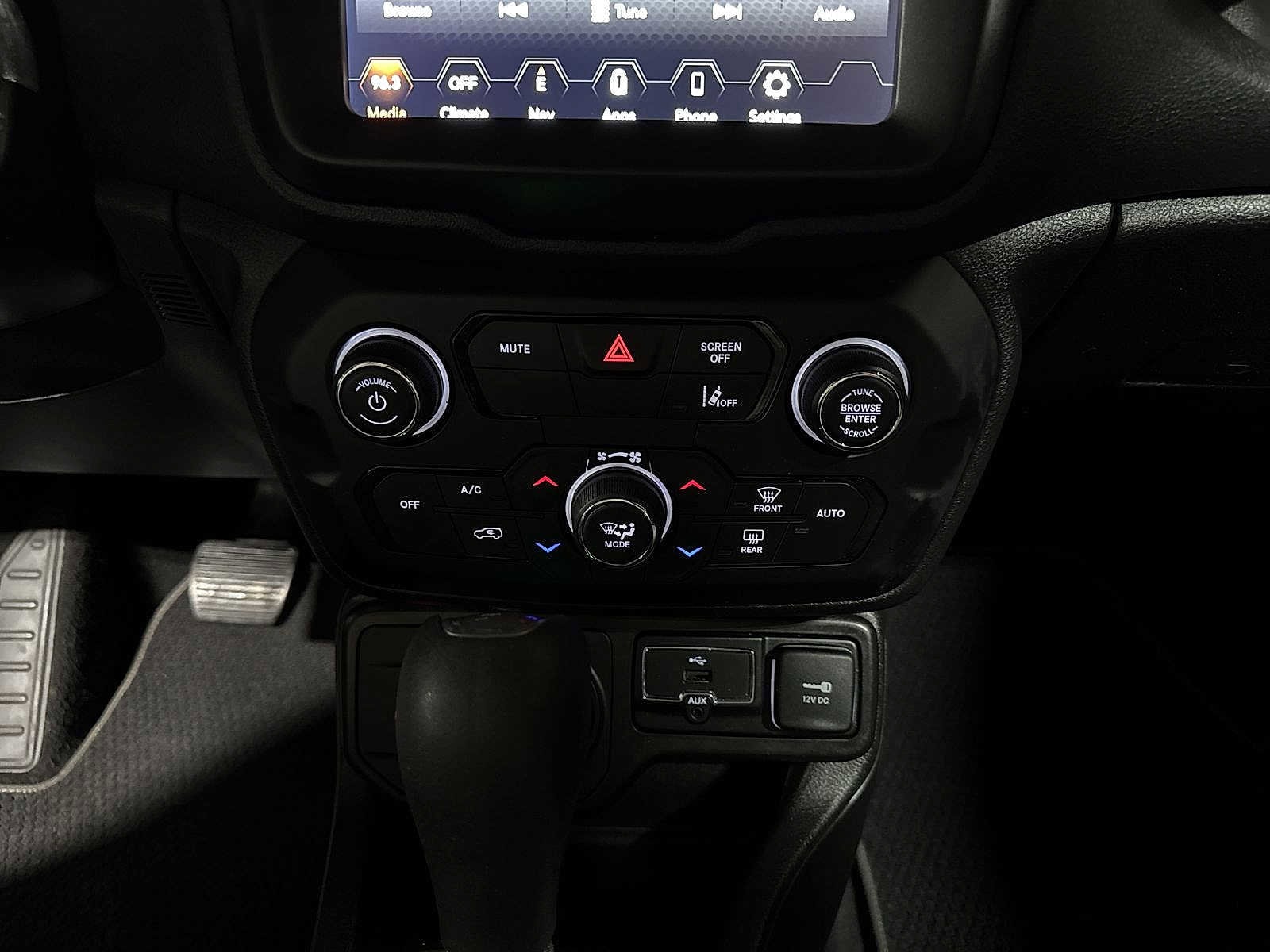 Thumbnail: 2021 Jeep Renegade - 22