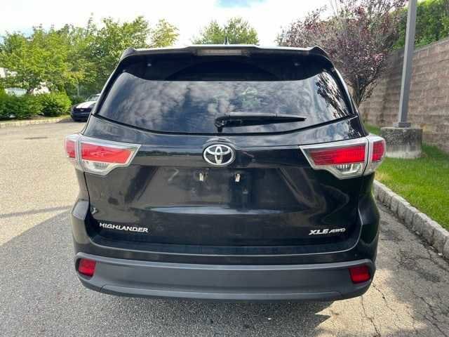 Thumbnail: 2015 Toyota Highlander - 5