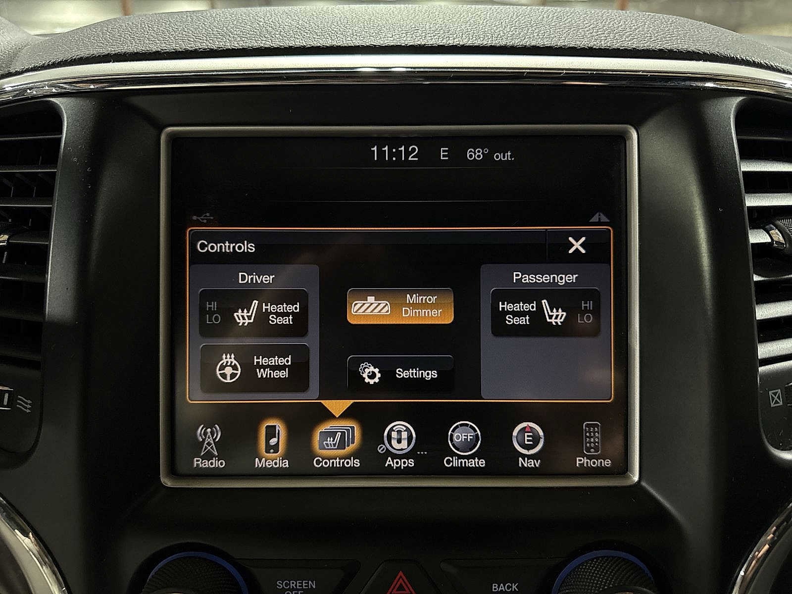 Thumbnail: 2015 Jeep Grand Cherokee - 33