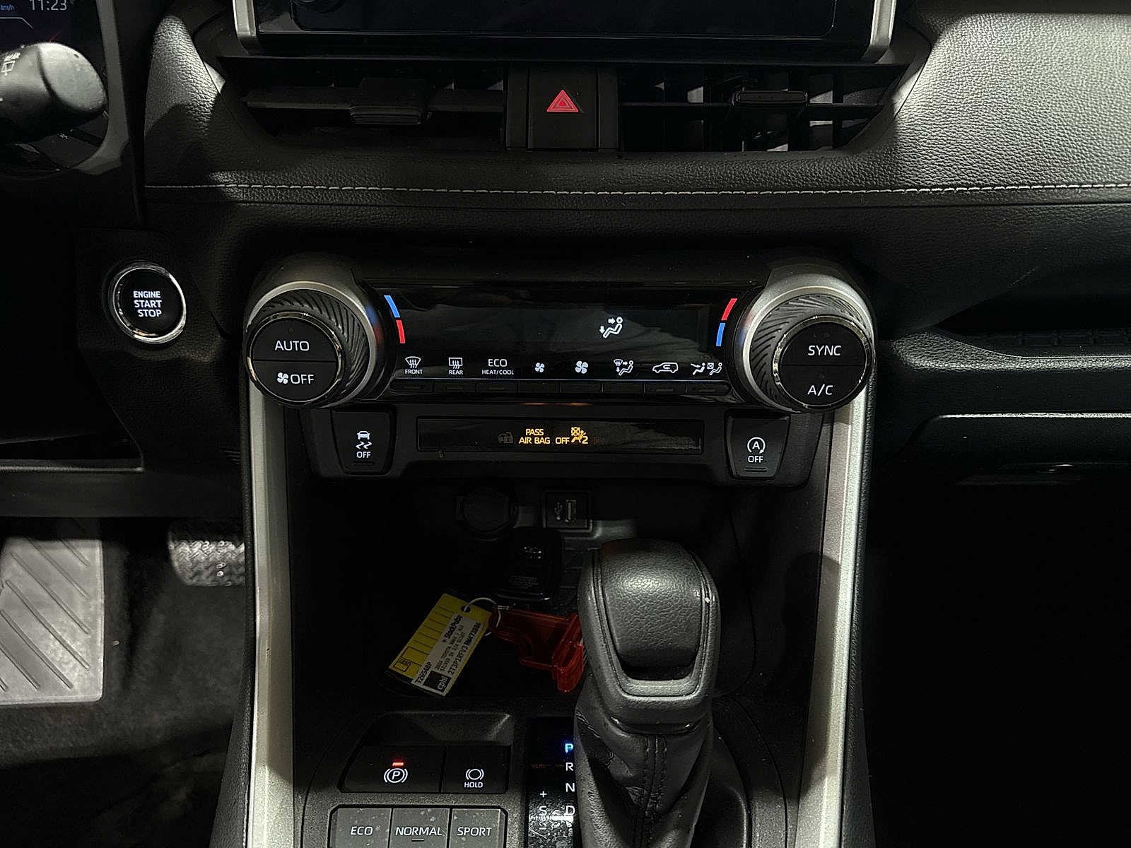 Thumbnail: 2024 Toyota RAV4 - 21