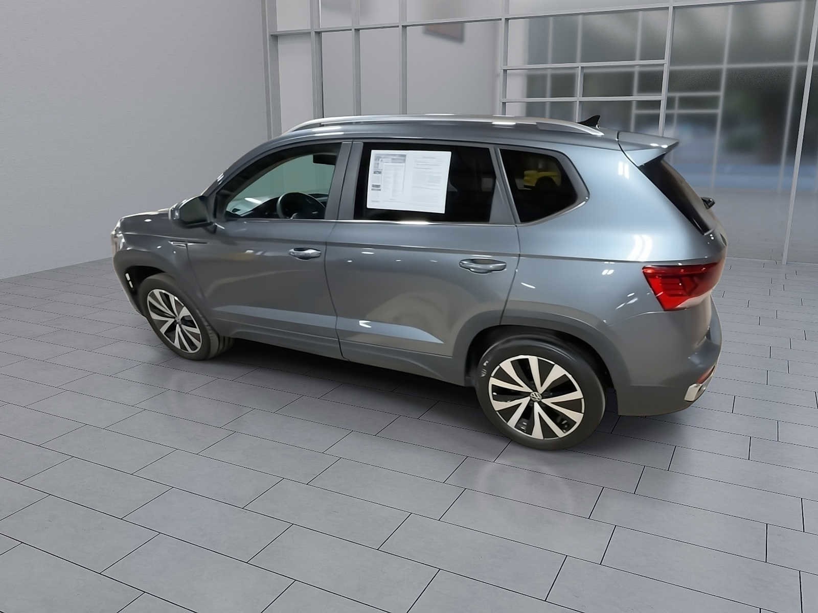 Thumbnail: 2022 Volkswagen Taos - 6