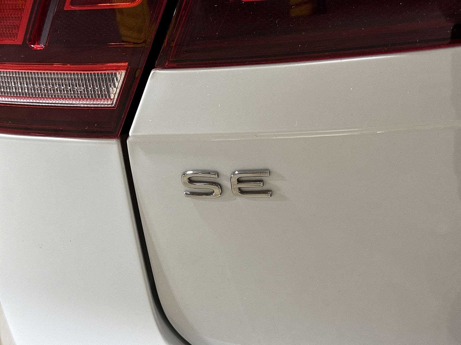 Thumbnail: 2022 Volkswagen Tiguan - 27