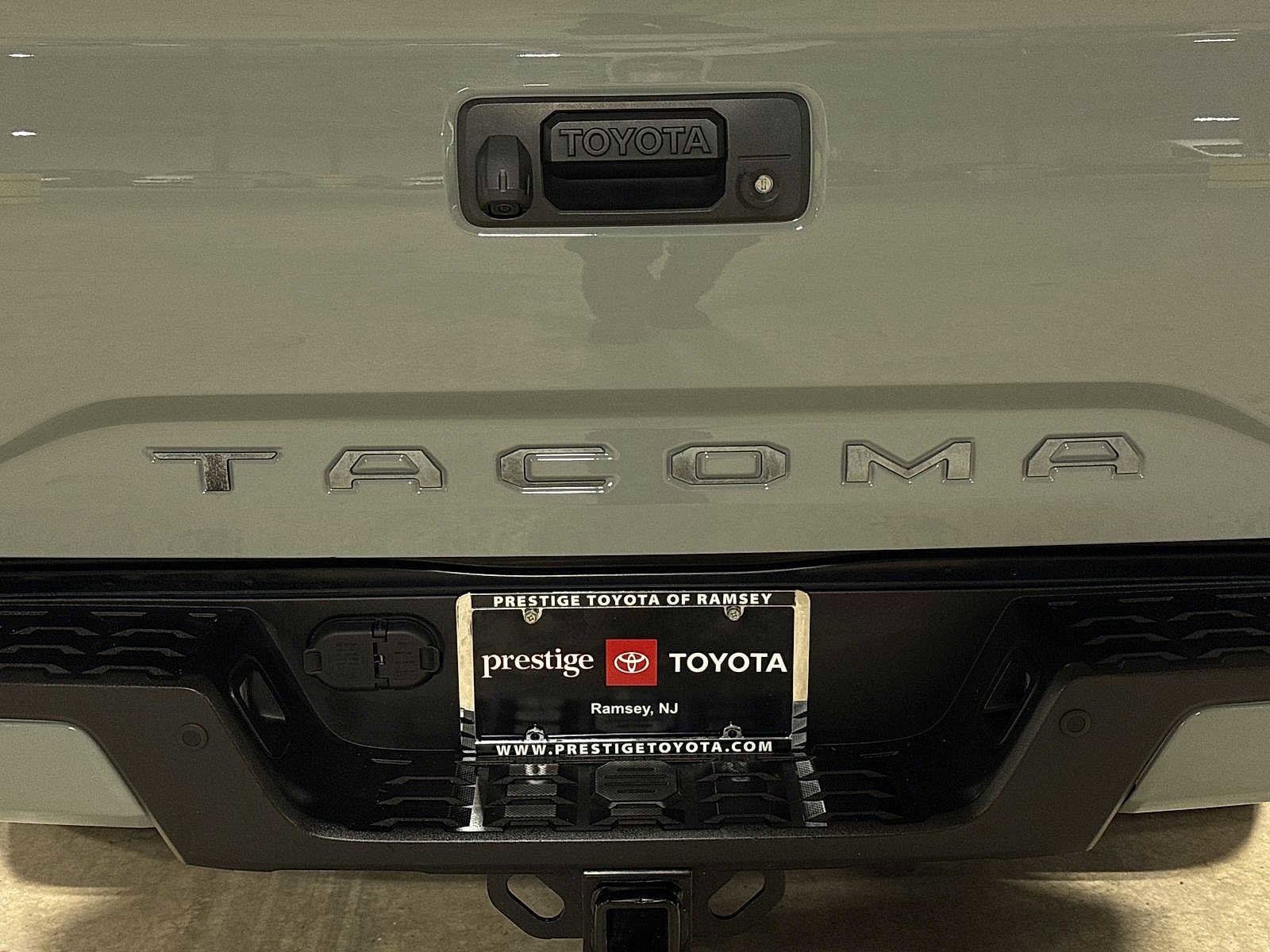 Thumbnail: 2022 Toyota Tacoma - 25