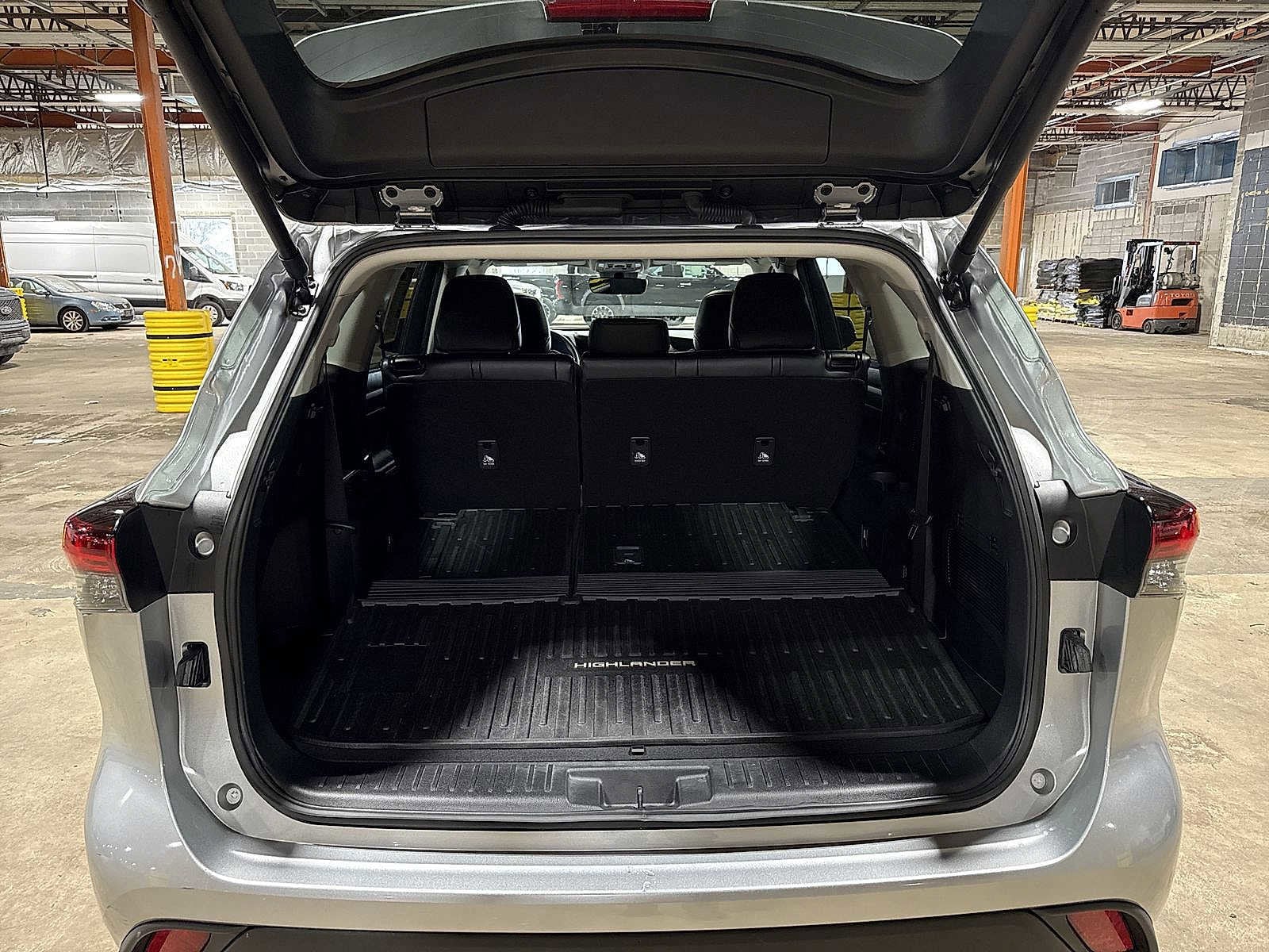 Thumbnail: 2025 Toyota Highlander - 11
