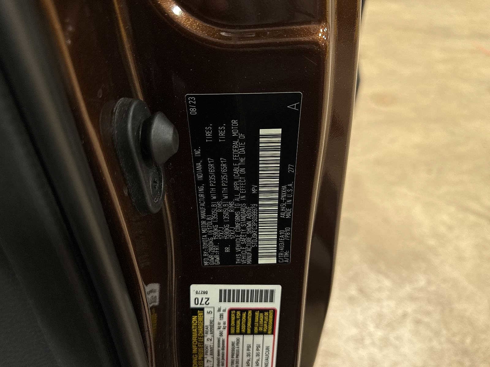 Thumbnail: 2023 Toyota Sienna - 14