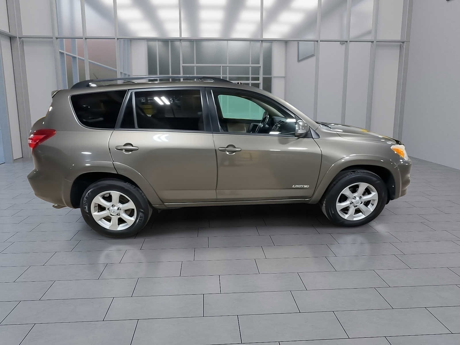 Thumbnail: 2009 Toyota RAV4 - 9