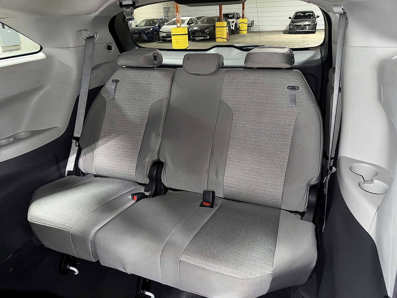 Thumbnail: 2022 Toyota Sienna - 18