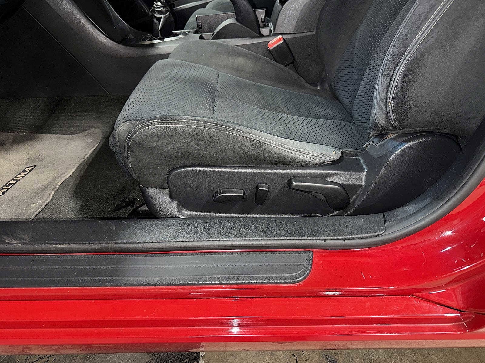 Thumbnail: 2011 Nissan Altima - 23