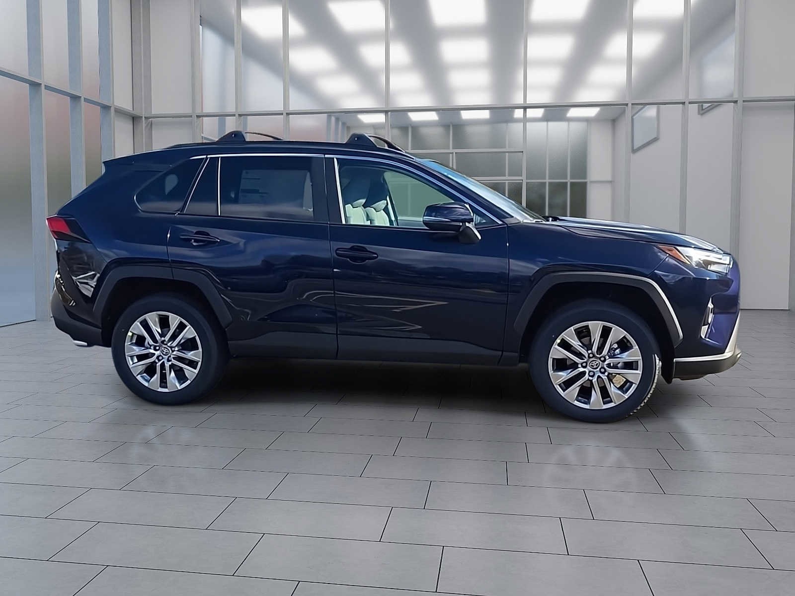 Thumbnail: 2025 Toyota RAV4 - 6