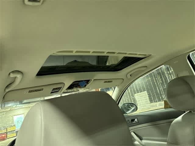 Thumbnail: 2004 Volkswagen Passat - 22
