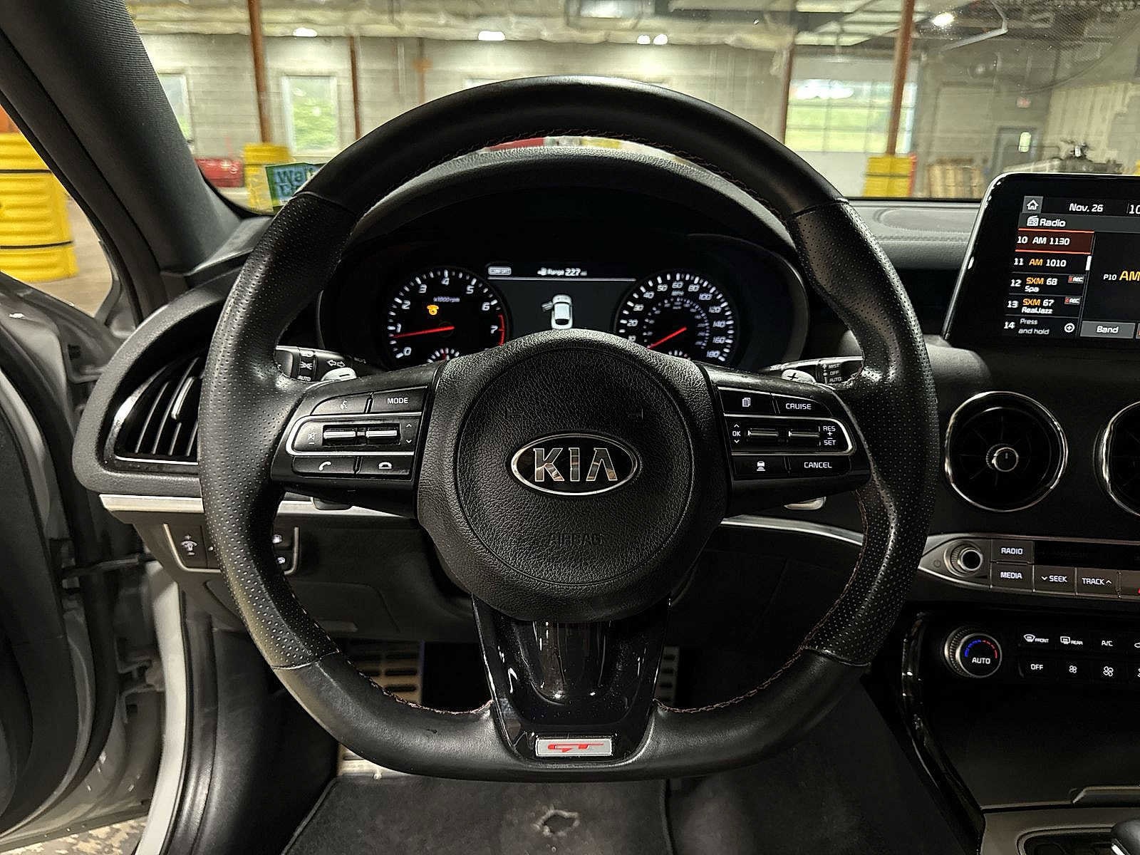 Thumbnail: 2018 Kia Stinger - 17