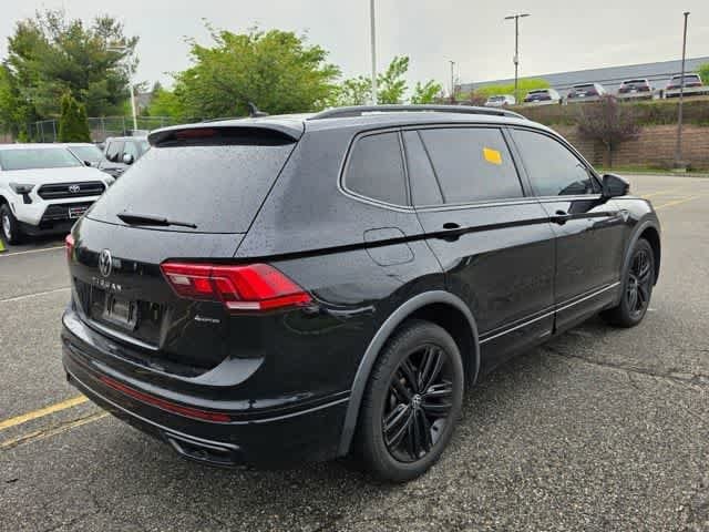 Thumbnail: 2022 Volkswagen Tiguan - 4