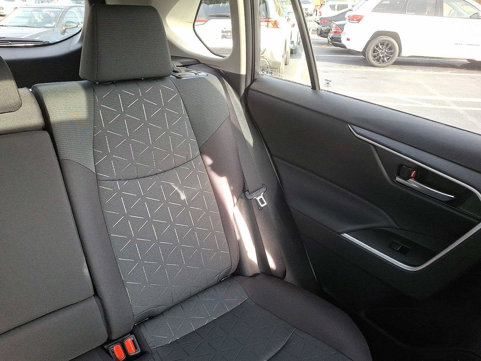 Thumbnail: 2025 Toyota RAV4 - 14