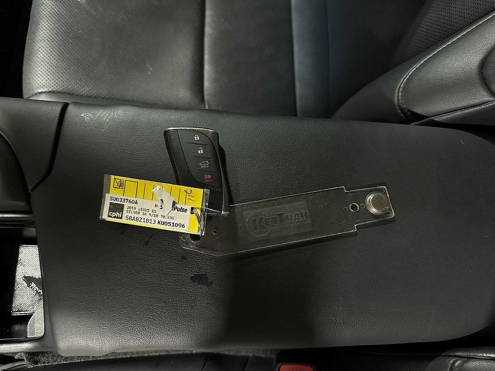 Thumbnail: 2019 Lexus ES - 32