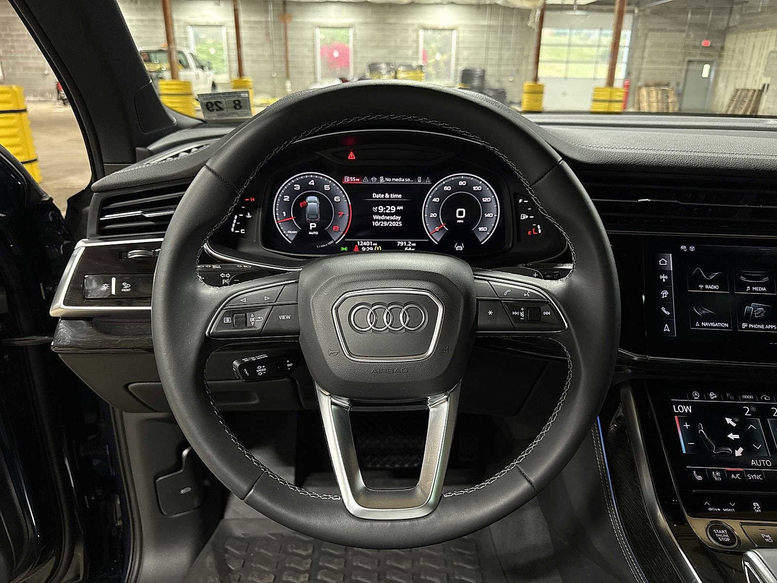 Thumbnail: 2025 Audi Q7 - 19