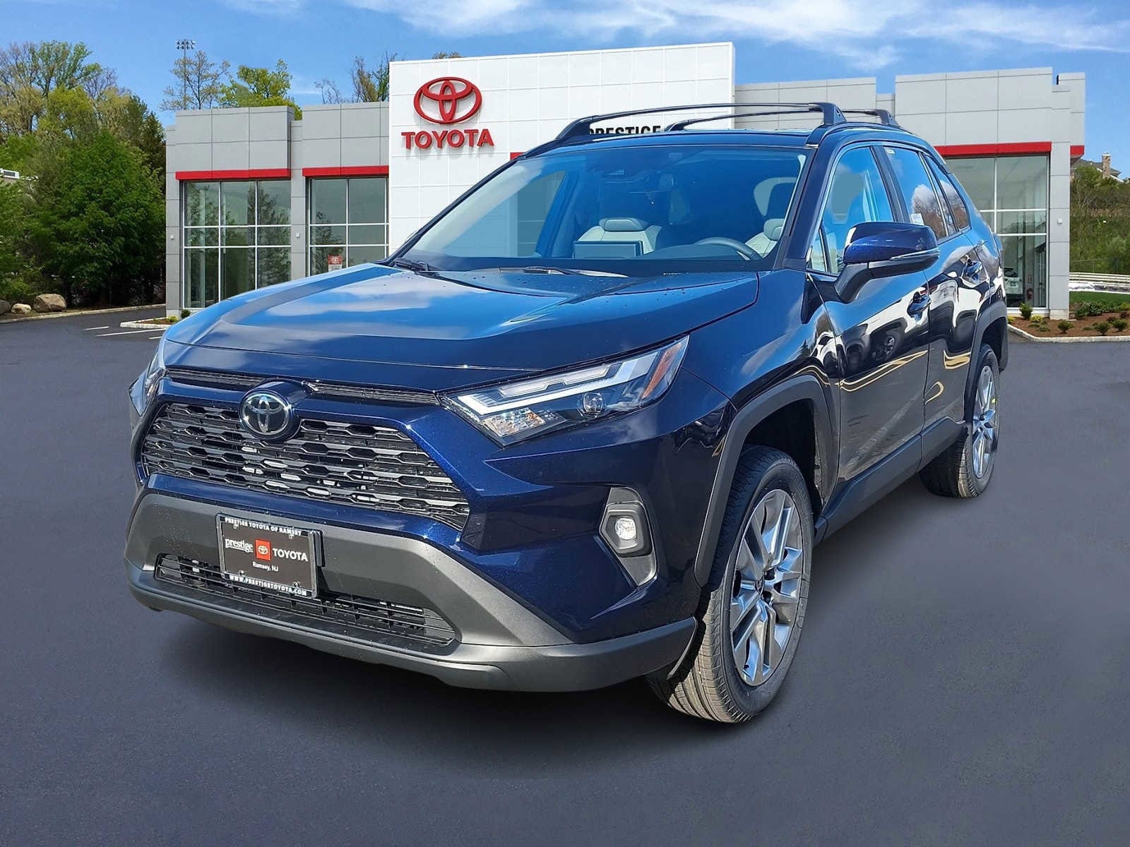 2025 Toyota RAV4 XLE Premium's photo