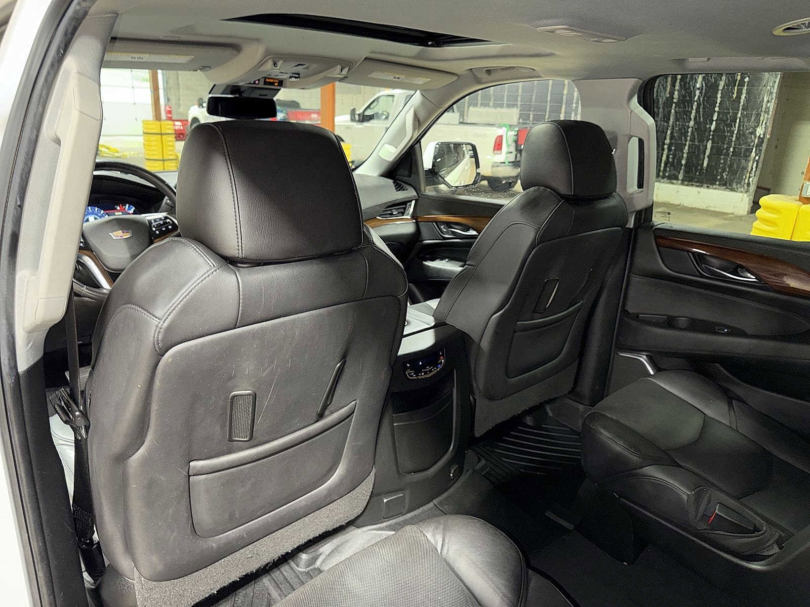 Thumbnail: 2020 Cadillac Escalade - 29