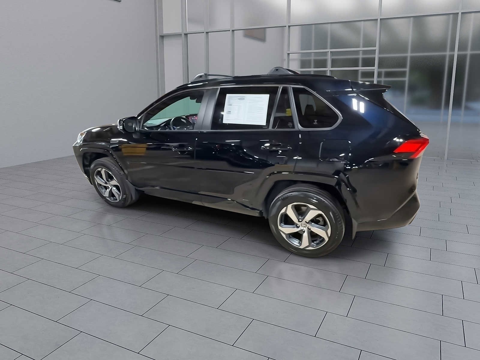 Thumbnail: 2021 Toyota RAV4 - 6