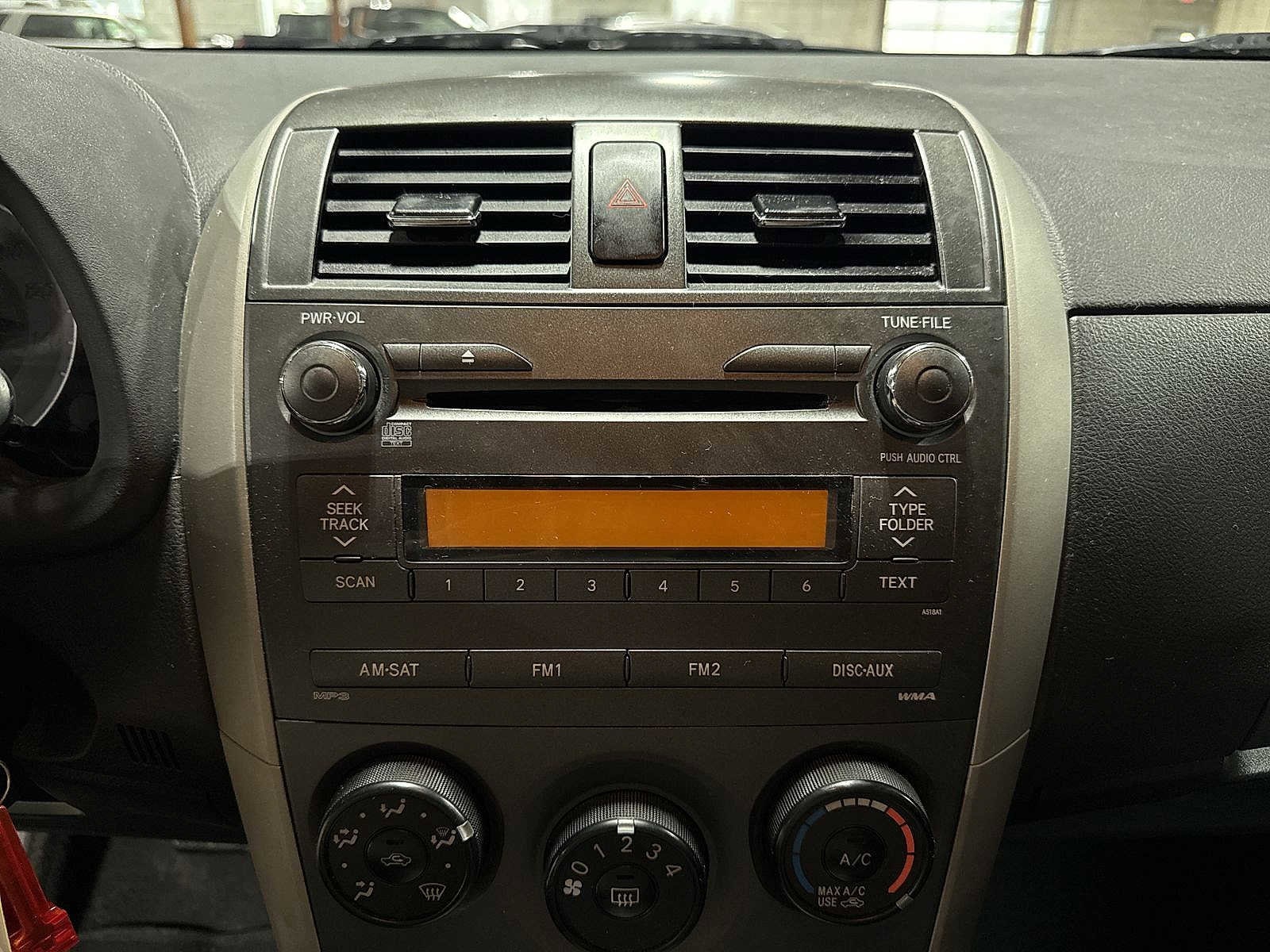 Thumbnail: 2010 Toyota Corolla - 19