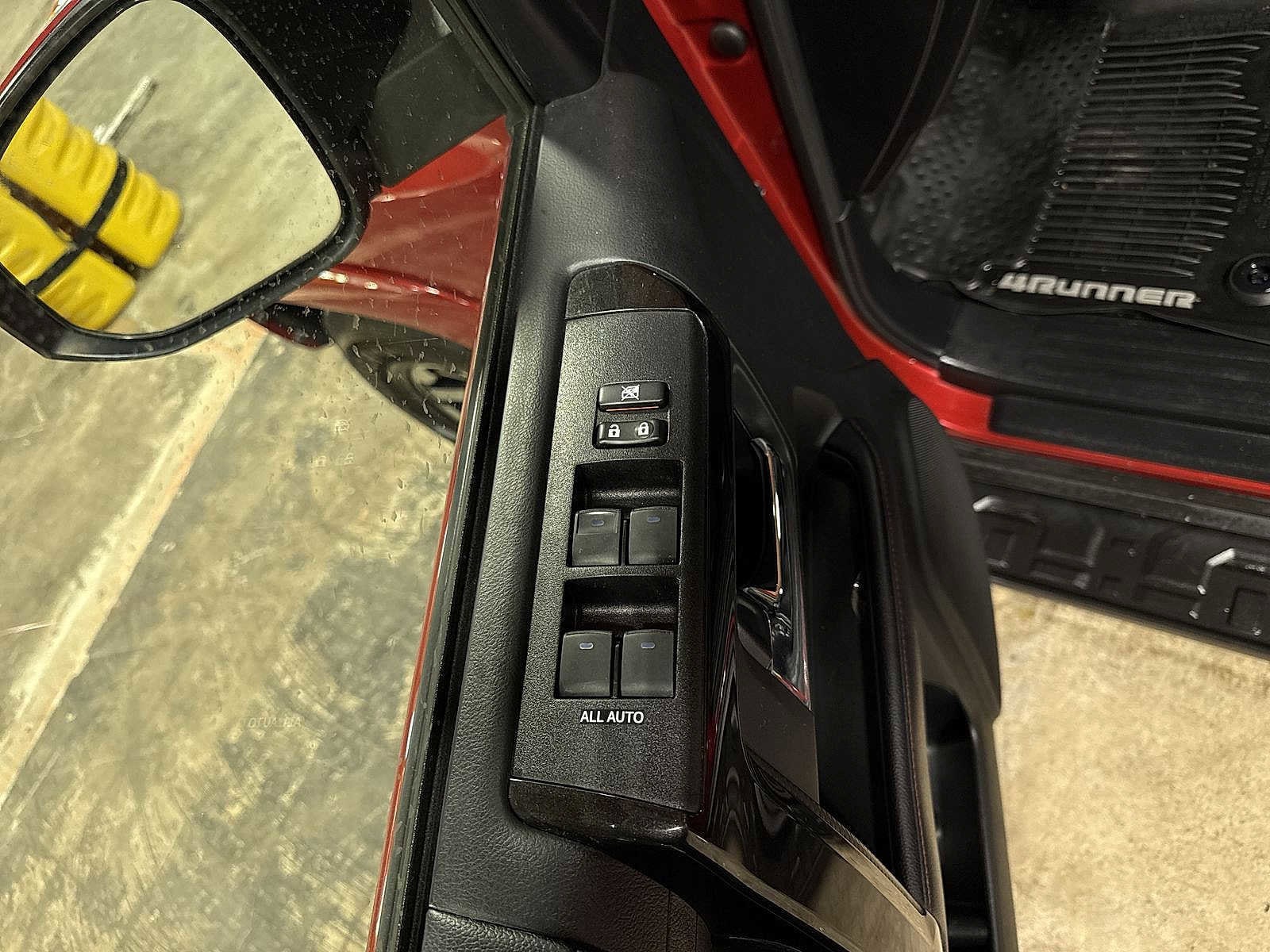 Thumbnail: 2020 Toyota 4Runner - 23