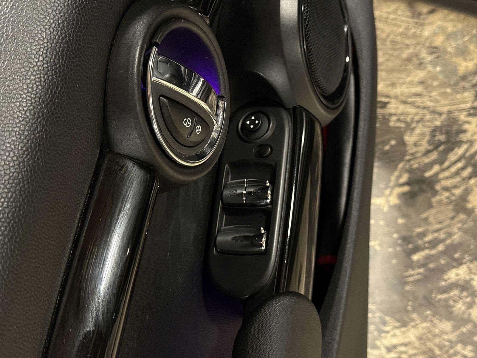 Thumbnail: 2019 MINI Cooper Convertible - 22
