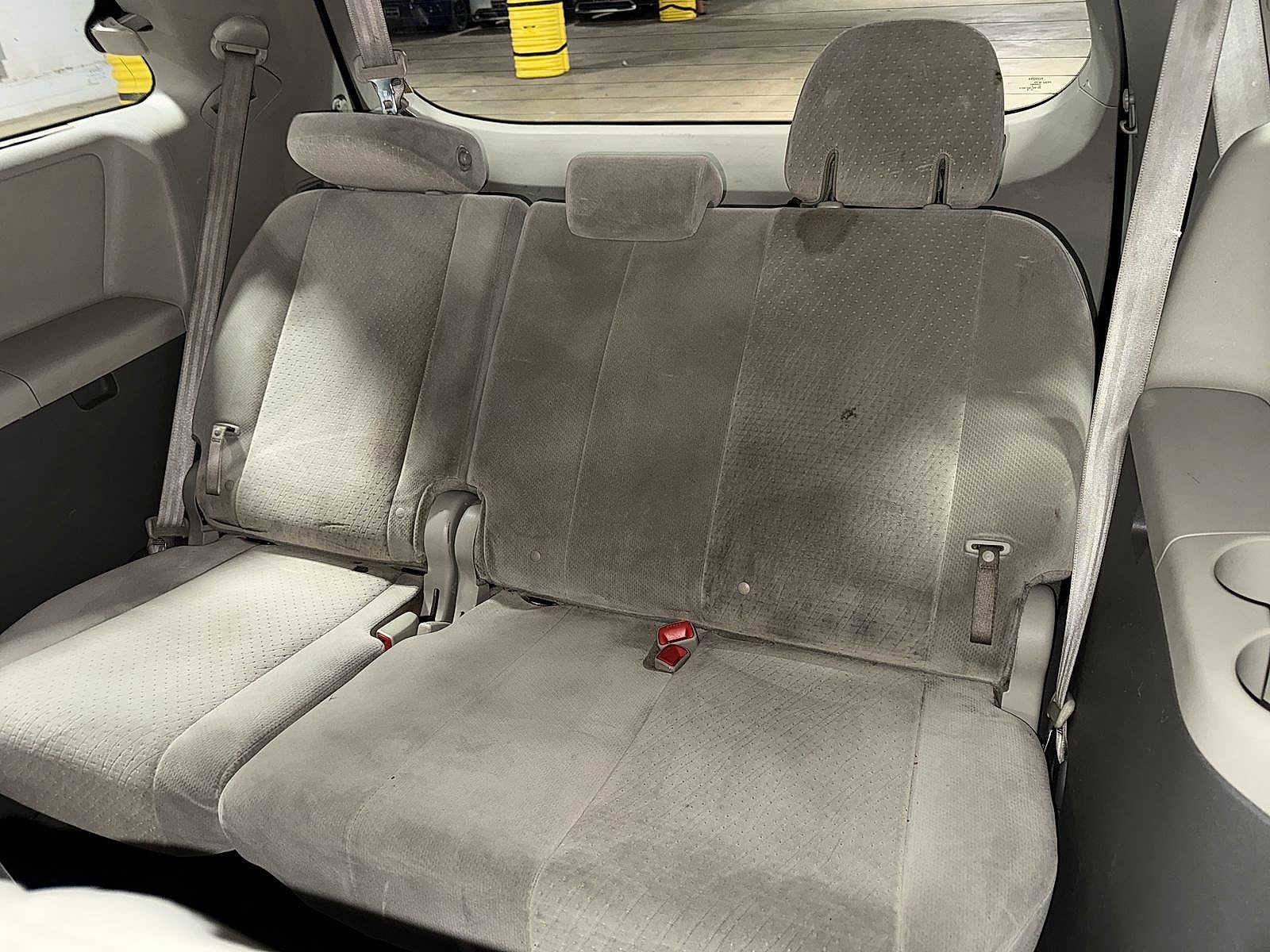 Thumbnail: 2015 Toyota Sienna - 17