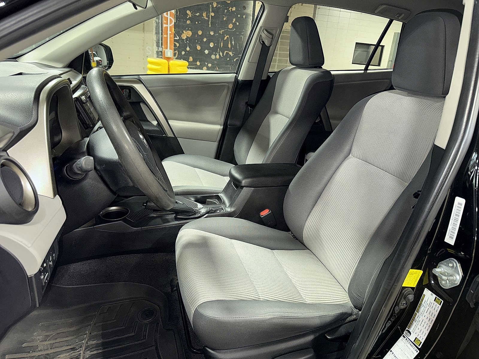 Thumbnail: 2013 Toyota RAV4 - 15