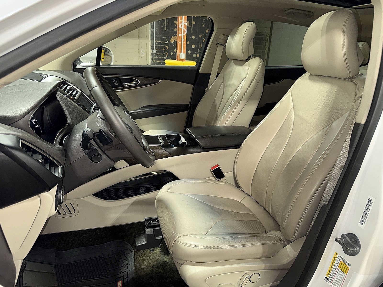 Thumbnail: 2016 Lincoln MKX - 15