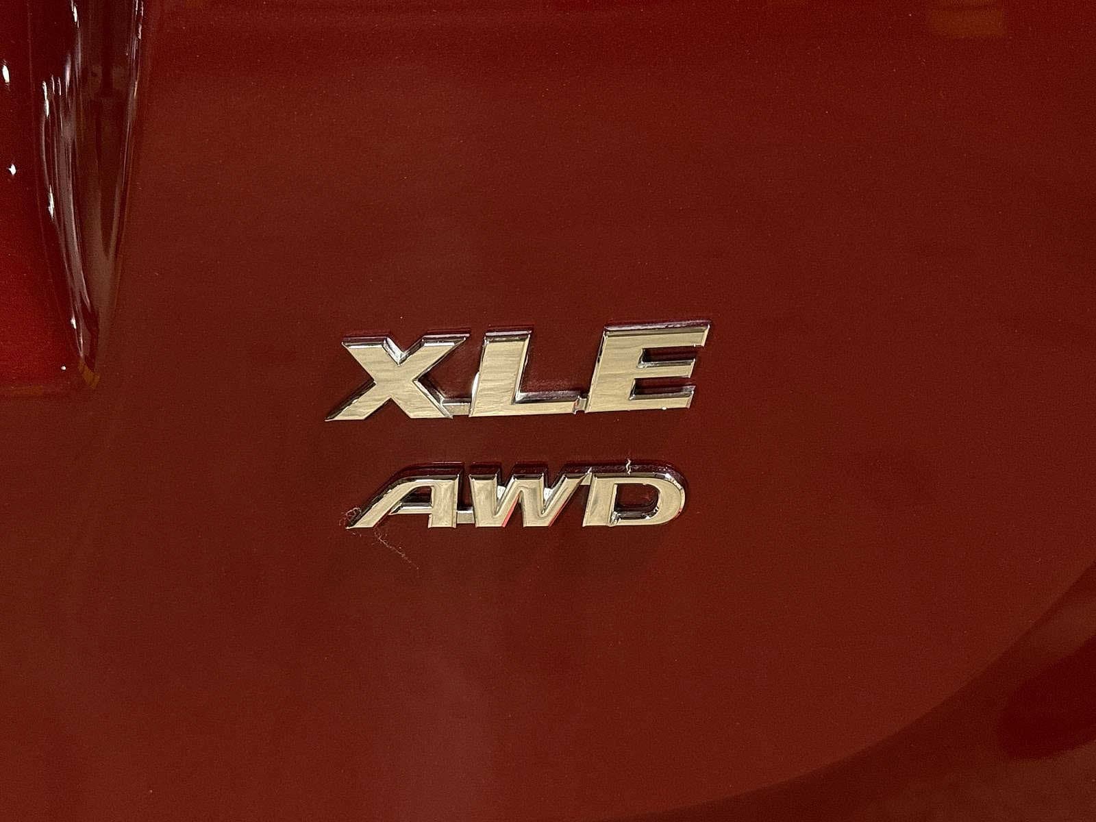 Thumbnail: 2017 Toyota RAV4 - 26