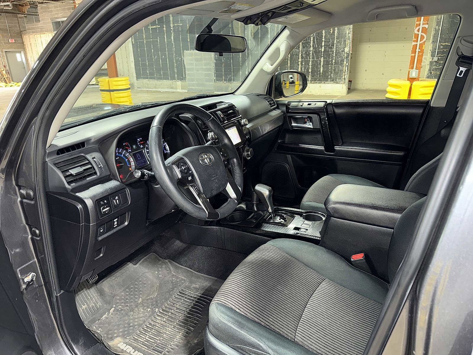 Thumbnail: 2017 Toyota 4Runner - 29