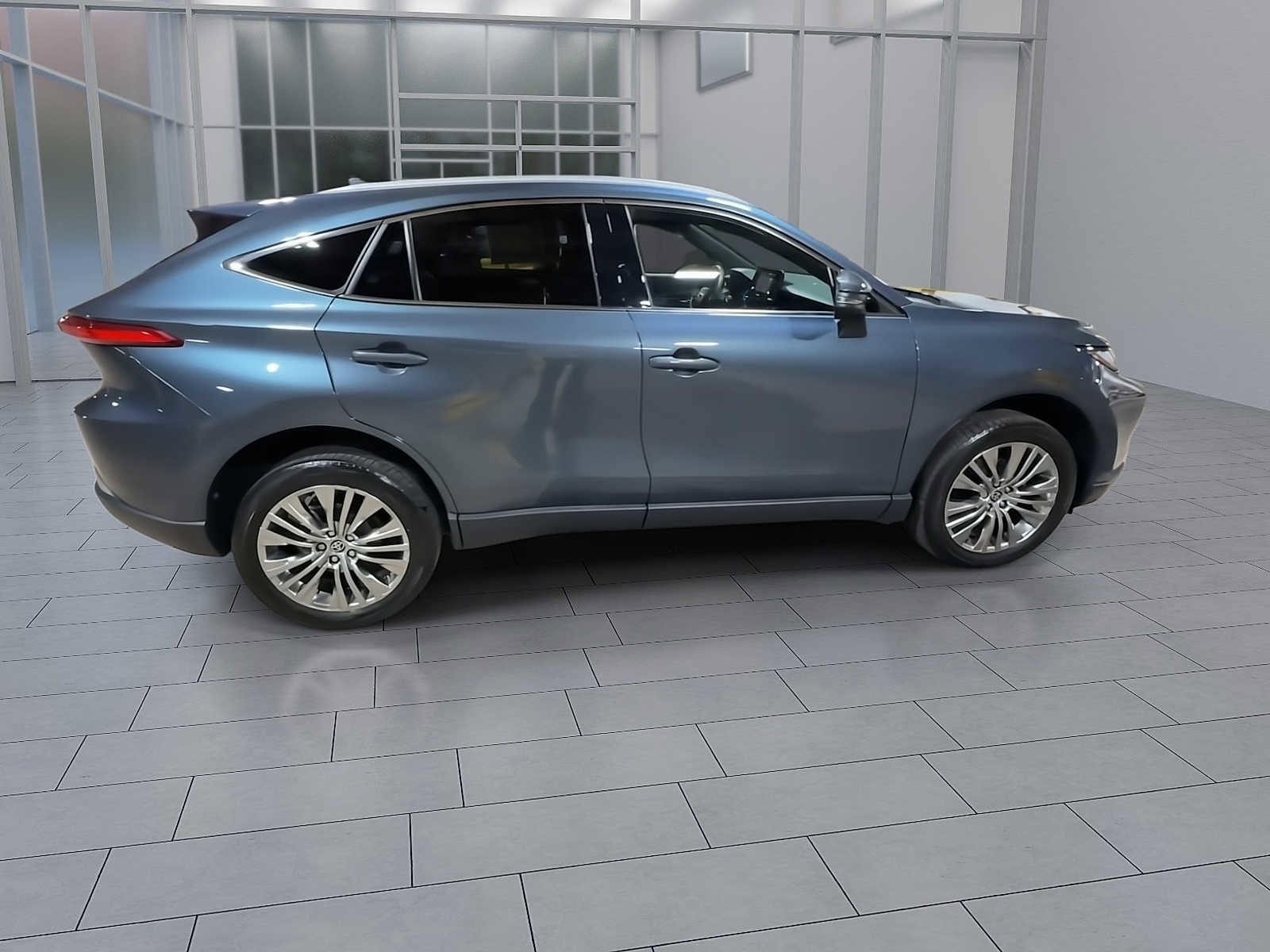 Thumbnail: 2022 Toyota Venza - 9