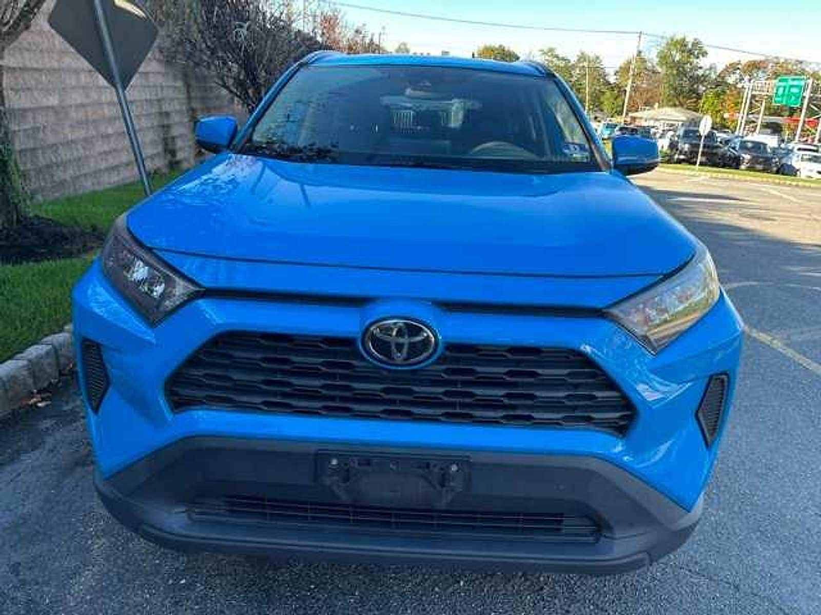 Thumbnail: 2019 Toyota RAV4 - 2