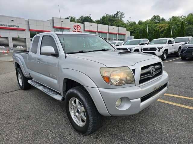 Thumbnail: 2006 Toyota Tacoma - 3