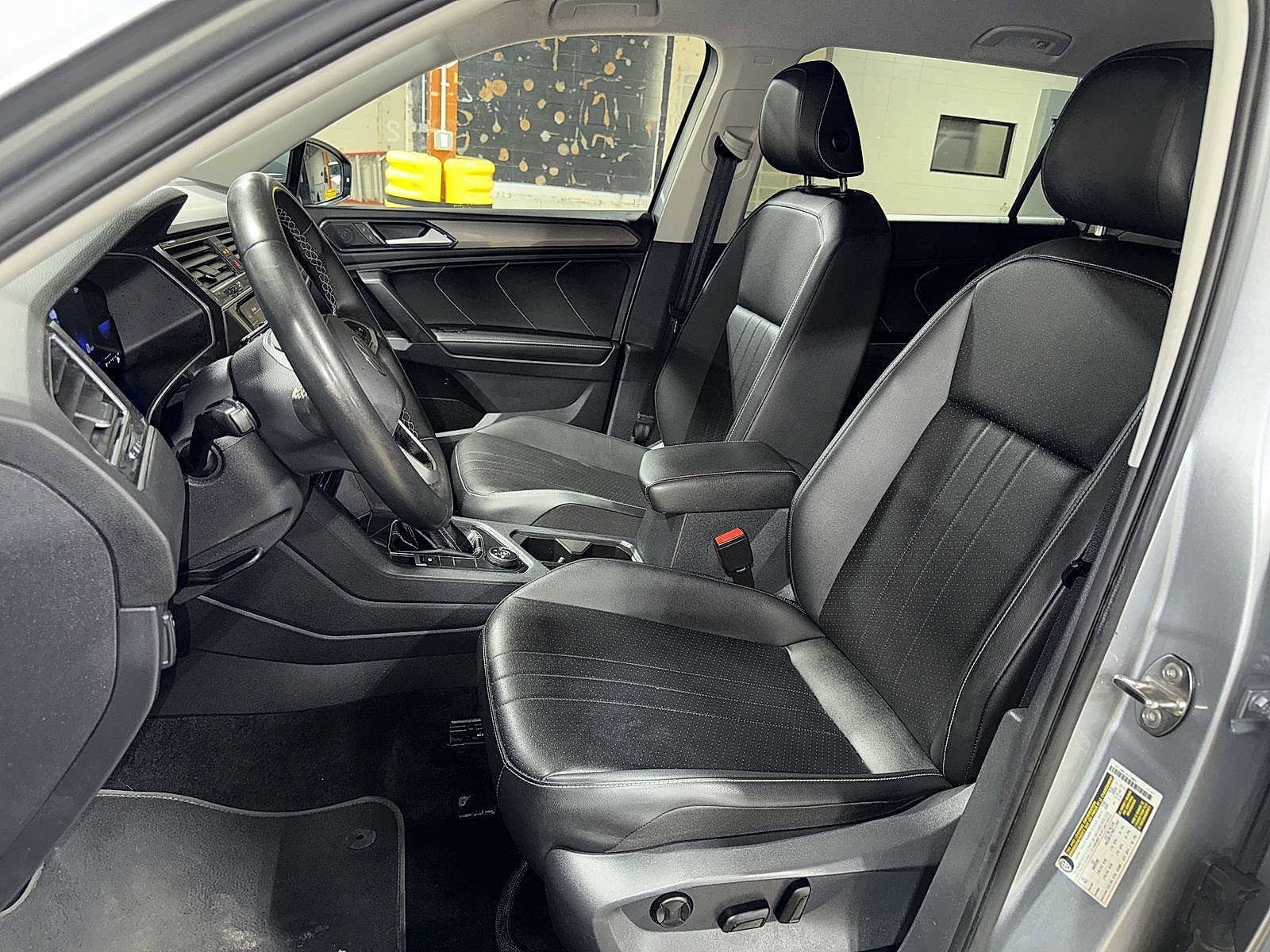 Thumbnail: 2023 Volkswagen Tiguan - 14