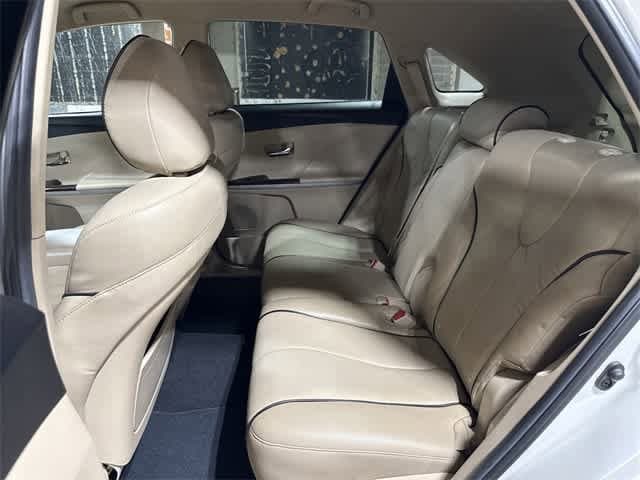 Thumbnail: 2010 Toyota Venza - 16
