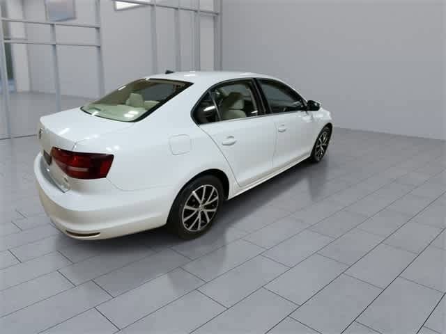 Thumbnail: 2017 Volkswagen Jetta - 8