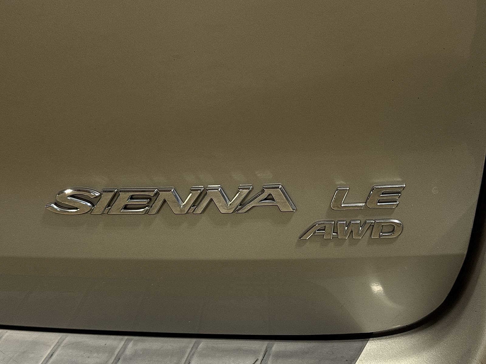 Thumbnail: 2006 Toyota Sienna - 22