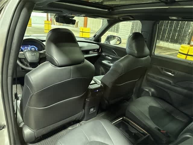 2024 Toyota Grand Highlander Platinum 32