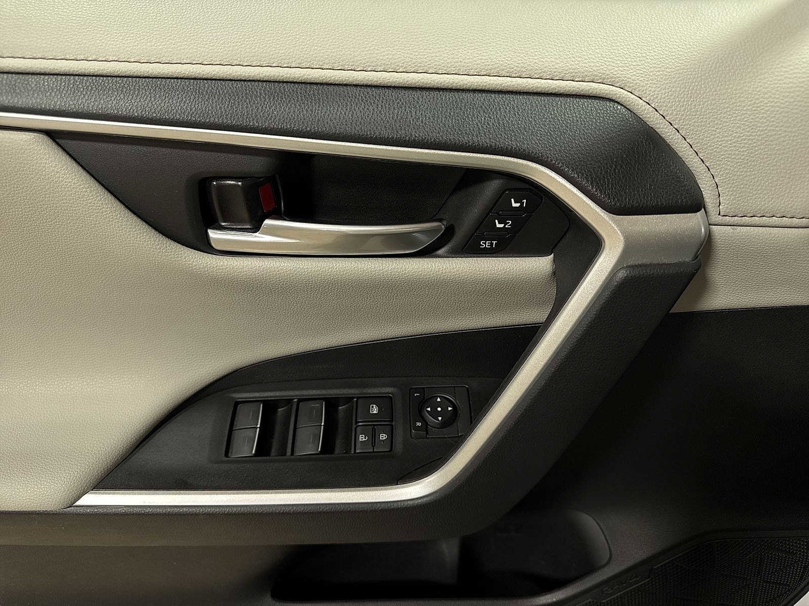 Thumbnail: 2023 Toyota RAV4 - 22