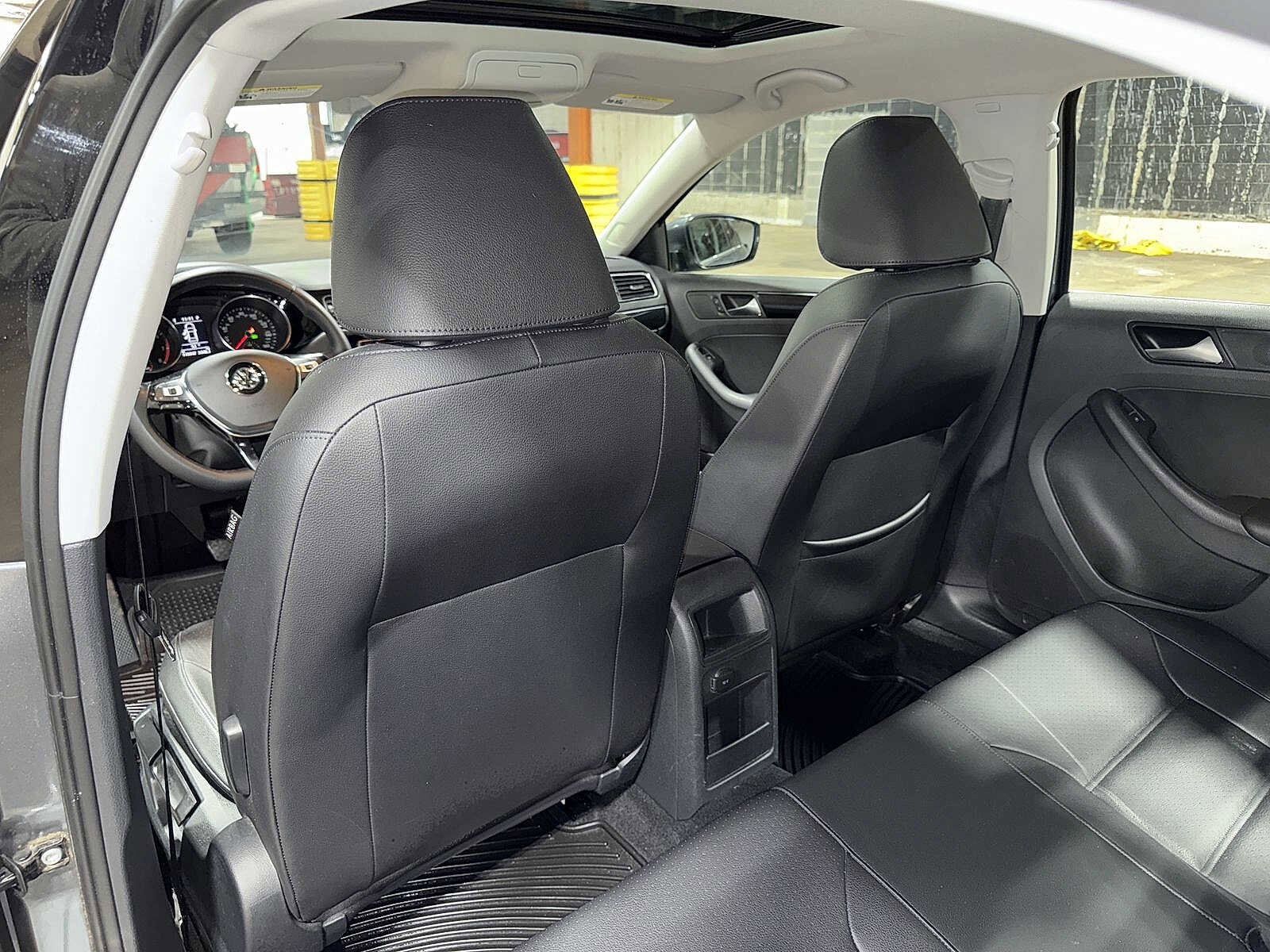 Thumbnail: 2016 Volkswagen Jetta - 28