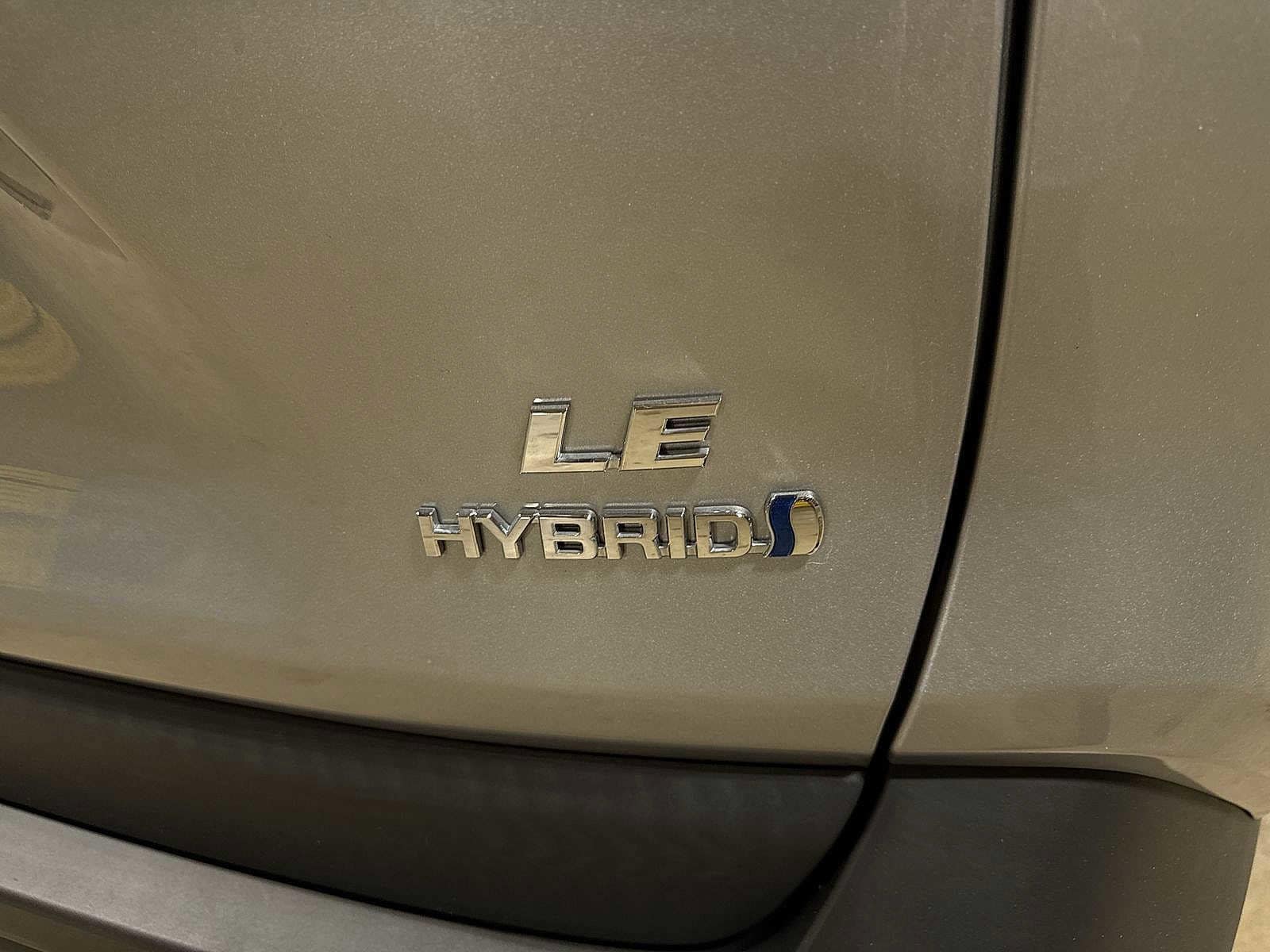 Thumbnail: 2022 Toyota RAV4 - 25