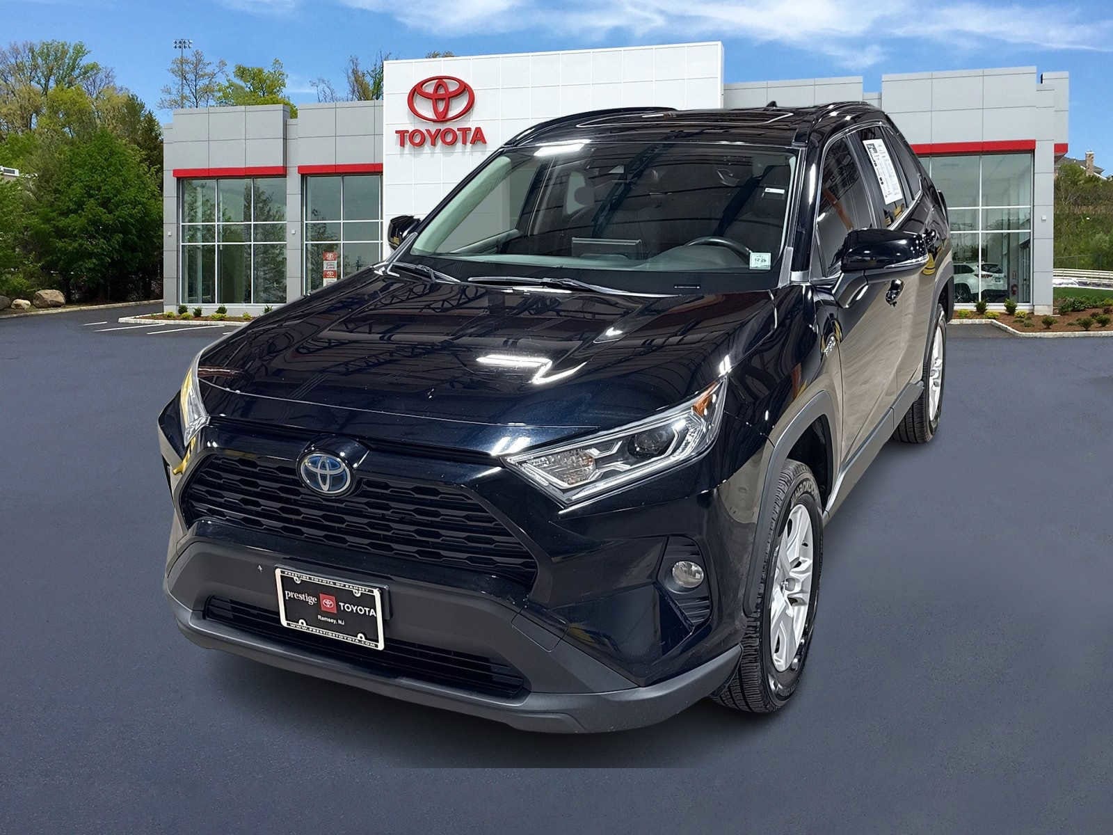 Thumbnail: 2019 Toyota RAV4 - 1