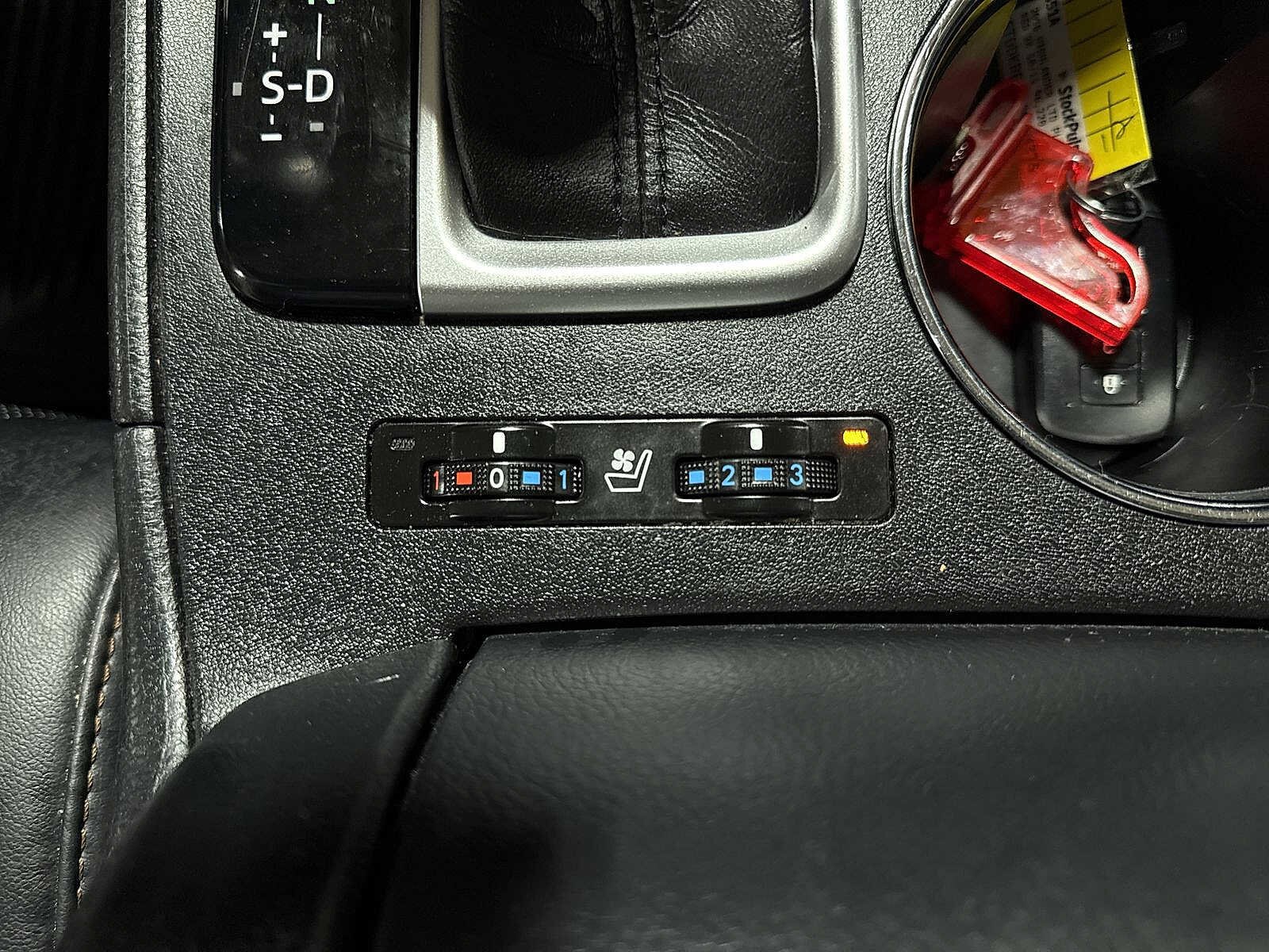 Thumbnail: 2016 Toyota Highlander - 37