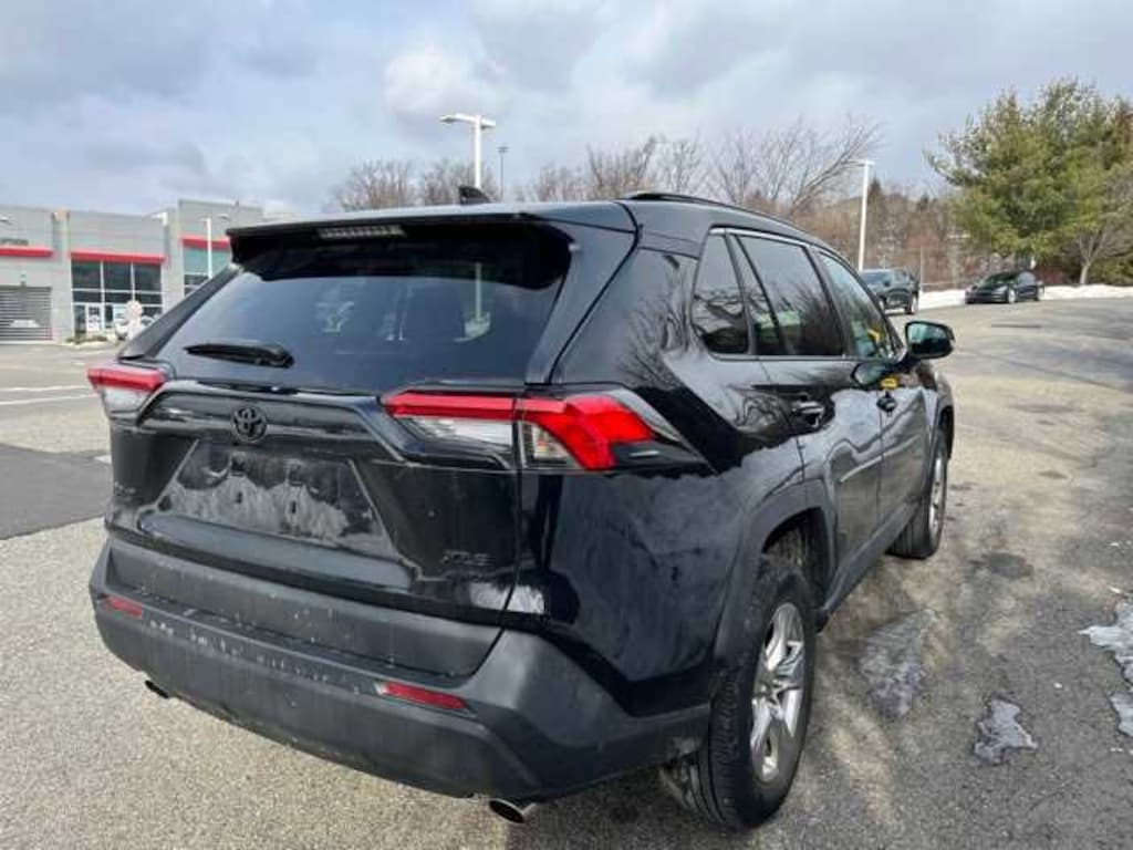 Used 2022 Toyota RAV4 XLE SUV